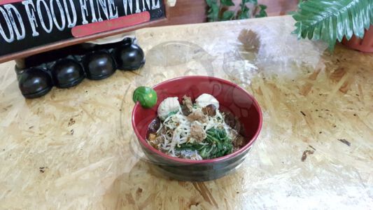 Bihun Kangkung Bakso Ayam Dapoer Joel